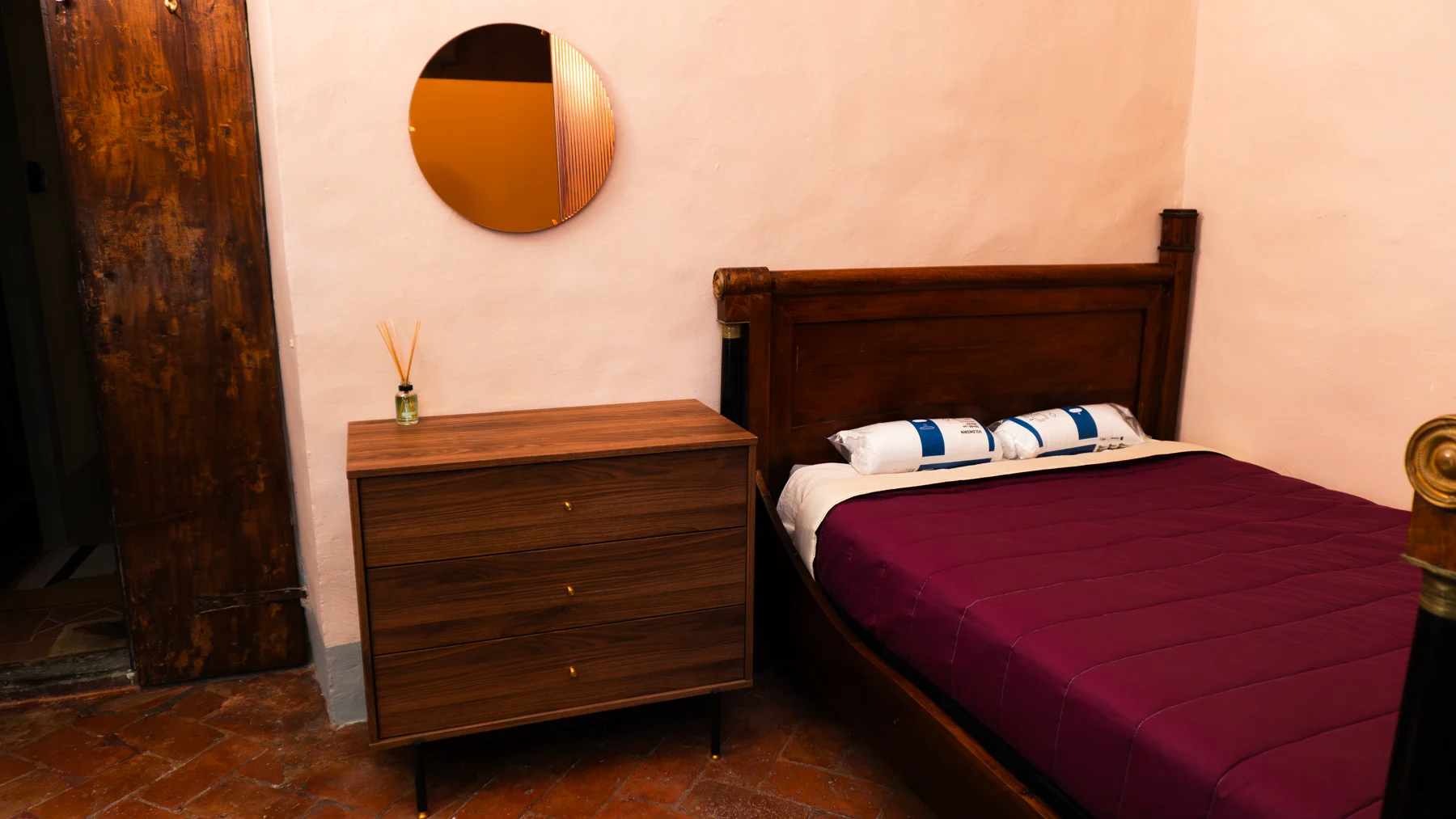Ambiente unico con letto del Monolocale